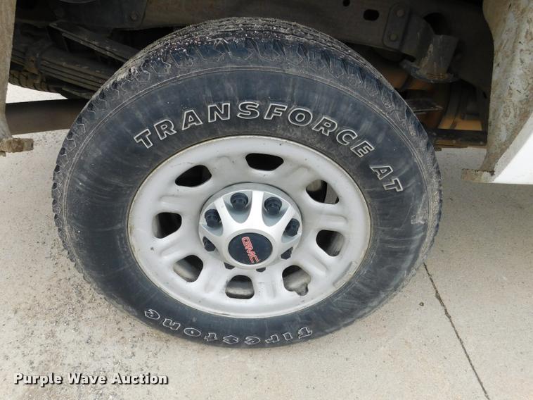 image for item DA1032 2011 GMC Sierra 3500HD Crew Cab pickup truck