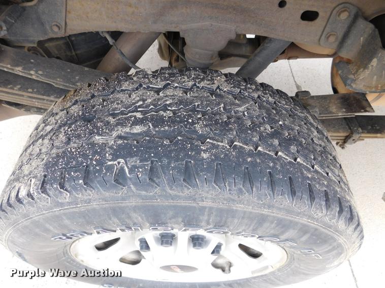 image for item DA1032 2011 GMC Sierra 3500HD Crew Cab pickup truck