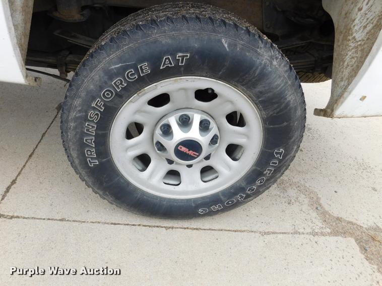 image for item DA1032 2011 GMC Sierra 3500HD Crew Cab pickup truck