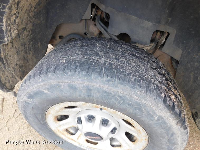 image for item DA1032 2011 GMC Sierra 3500HD Crew Cab pickup truck