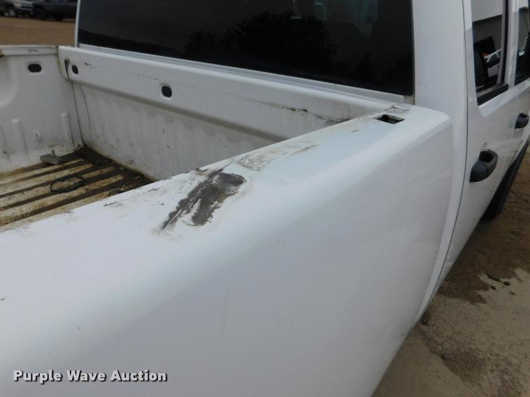 image for item DA1032 2011 GMC Sierra 3500HD Crew Cab pickup truck