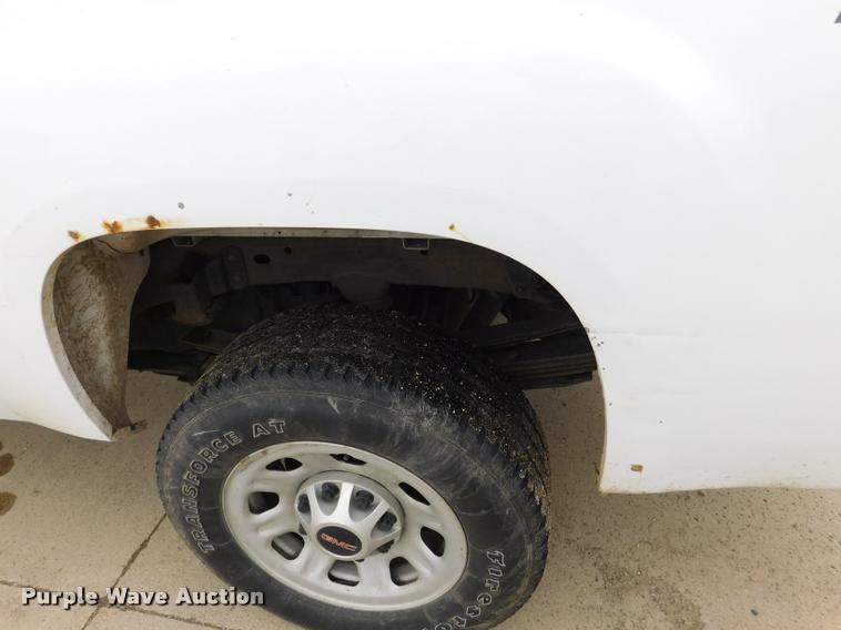 image for item DA1032 2011 GMC Sierra 3500HD Crew Cab pickup truck