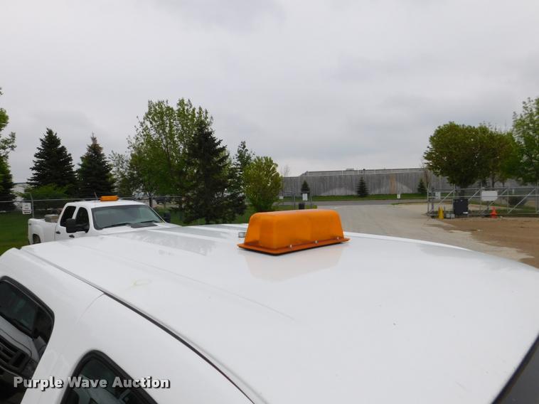 image for item DA1032 2011 GMC Sierra 3500HD Crew Cab pickup truck