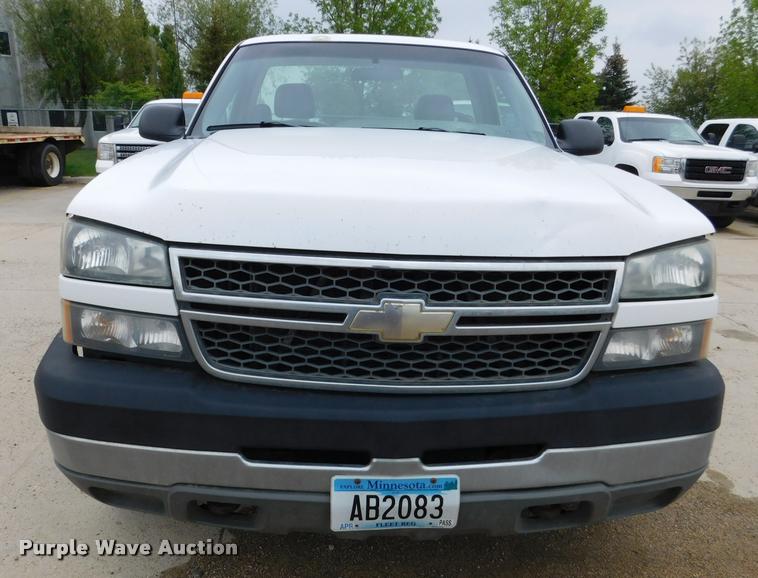 image for item DA1034 2005 Chevrolet Silverado 2500HD pickup truck