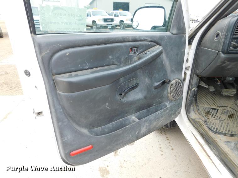 image for item DA1034 2005 Chevrolet Silverado 2500HD pickup truck