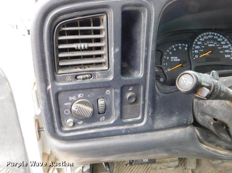 image for item DA1034 2005 Chevrolet Silverado 2500HD pickup truck