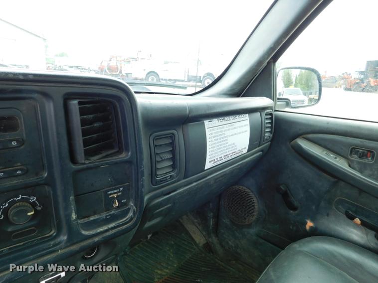 image for item DA1034 2005 Chevrolet Silverado 2500HD pickup truck