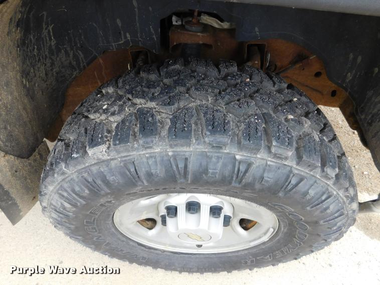 image for item DA1034 2005 Chevrolet Silverado 2500HD pickup truck