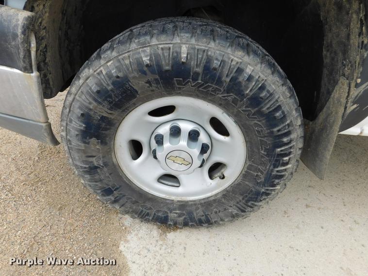 image for item DA1034 2005 Chevrolet Silverado 2500HD pickup truck