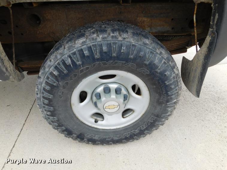 image for item DA1034 2005 Chevrolet Silverado 2500HD pickup truck