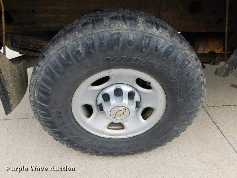 image for item DA1034 2005 Chevrolet Silverado 2500HD pickup truck