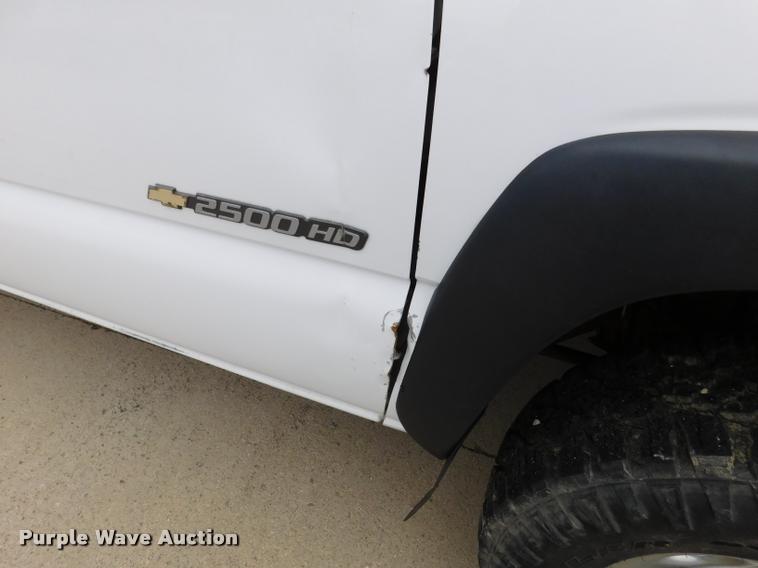 image for item DA1034 2005 Chevrolet Silverado 2500HD pickup truck