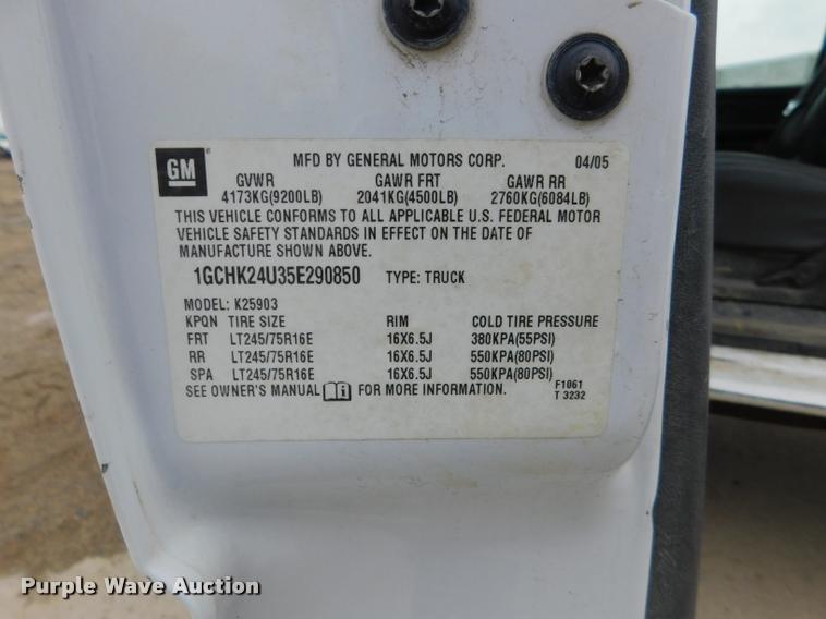 image for item DA1034 2005 Chevrolet Silverado 2500HD pickup truck