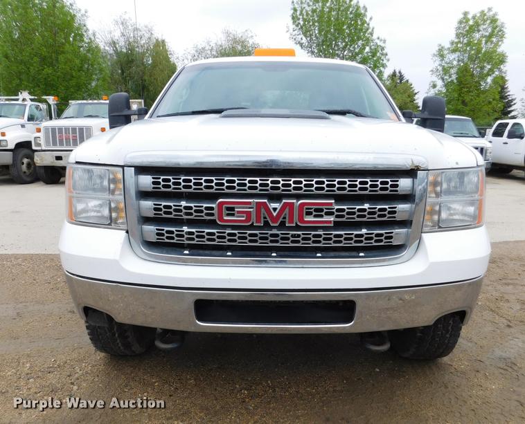 image for item DA1035 2011 GMC Sierra 3500HD Crew Cab pickup truck