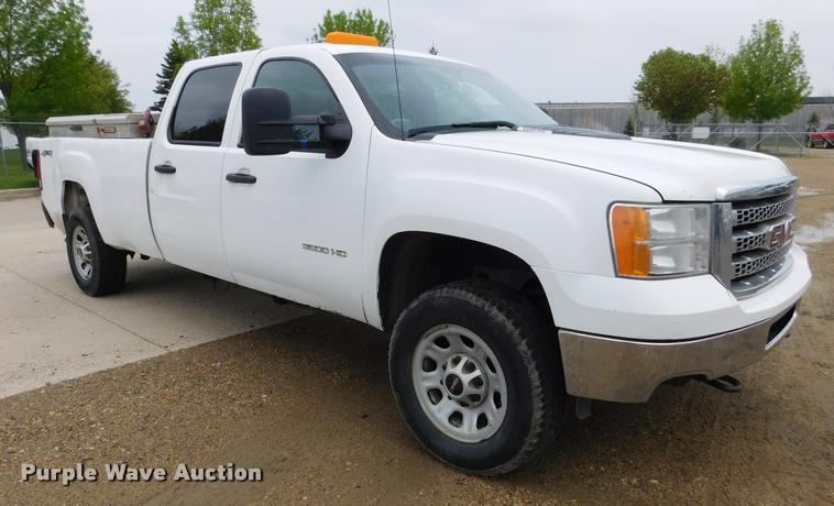 image for item DA1035 2011 GMC Sierra 3500HD Crew Cab pickup truck