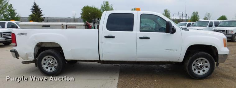 image for item DA1035 2011 GMC Sierra 3500HD Crew Cab pickup truck