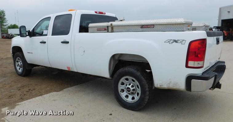image for item DA1035 2011 GMC Sierra 3500HD Crew Cab pickup truck