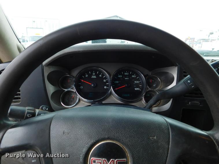 image for item DA1035 2011 GMC Sierra 3500HD Crew Cab pickup truck