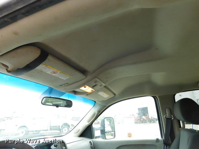 image for item DA1035 2011 GMC Sierra 3500HD Crew Cab pickup truck