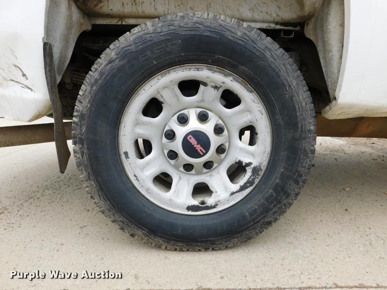 image for item DA1035 2011 GMC Sierra 3500HD Crew Cab pickup truck