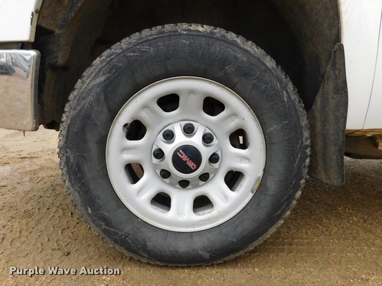 image for item DA1035 2011 GMC Sierra 3500HD Crew Cab pickup truck