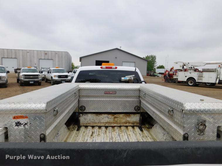 image for item DA1035 2011 GMC Sierra 3500HD Crew Cab pickup truck