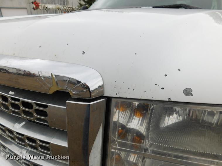 image for item DA1035 2011 GMC Sierra 3500HD Crew Cab pickup truck