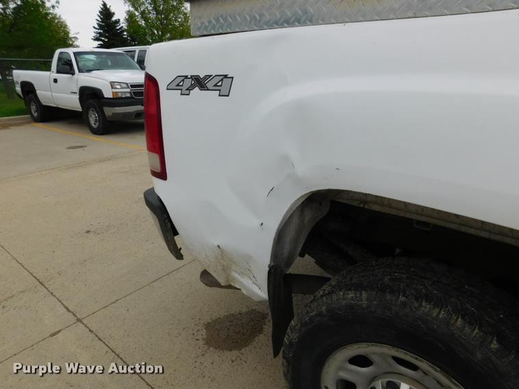 image for item DA1035 2011 GMC Sierra 3500HD Crew Cab pickup truck