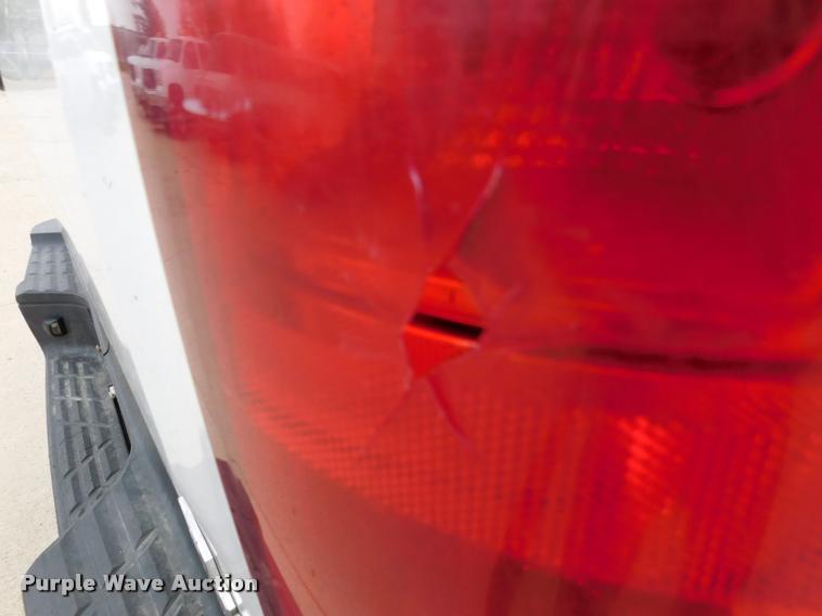 image for item DA1035 2011 GMC Sierra 3500HD Crew Cab pickup truck