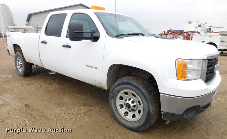image for item DA1037 2011 GMC Sierra 3500HD Crew Cab pickup truck