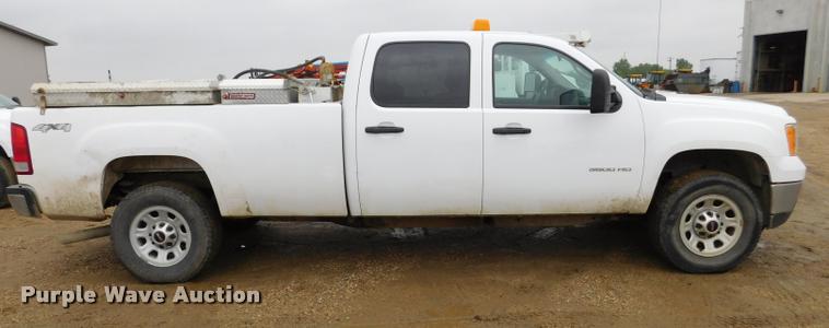 image for item DA1037 2011 GMC Sierra 3500HD Crew Cab pickup truck