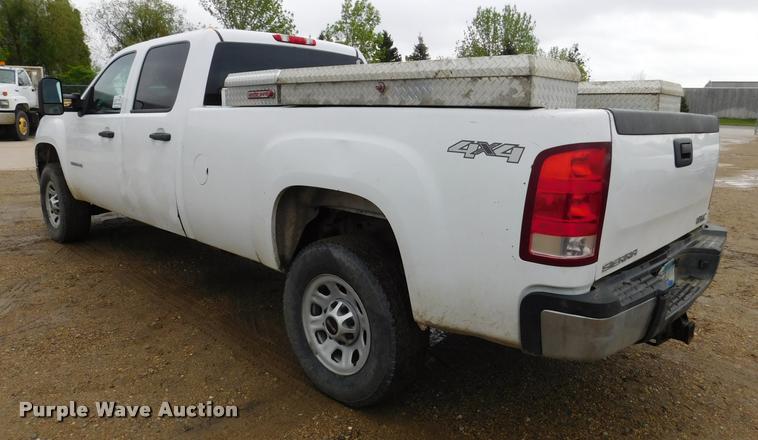 image for item DA1037 2011 GMC Sierra 3500HD Crew Cab pickup truck