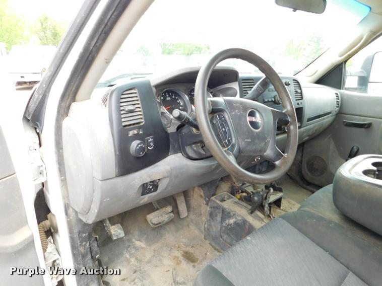 image for item DA1037 2011 GMC Sierra 3500HD Crew Cab pickup truck