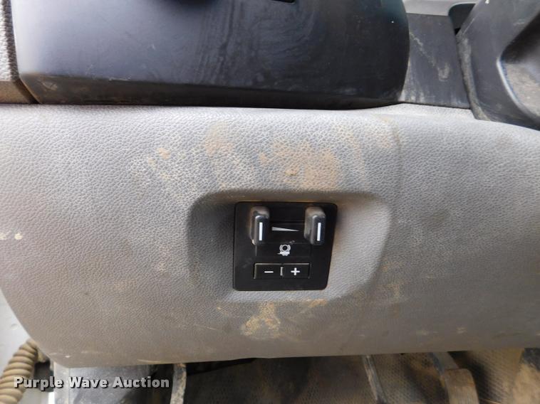 image for item DA1037 2011 GMC Sierra 3500HD Crew Cab pickup truck