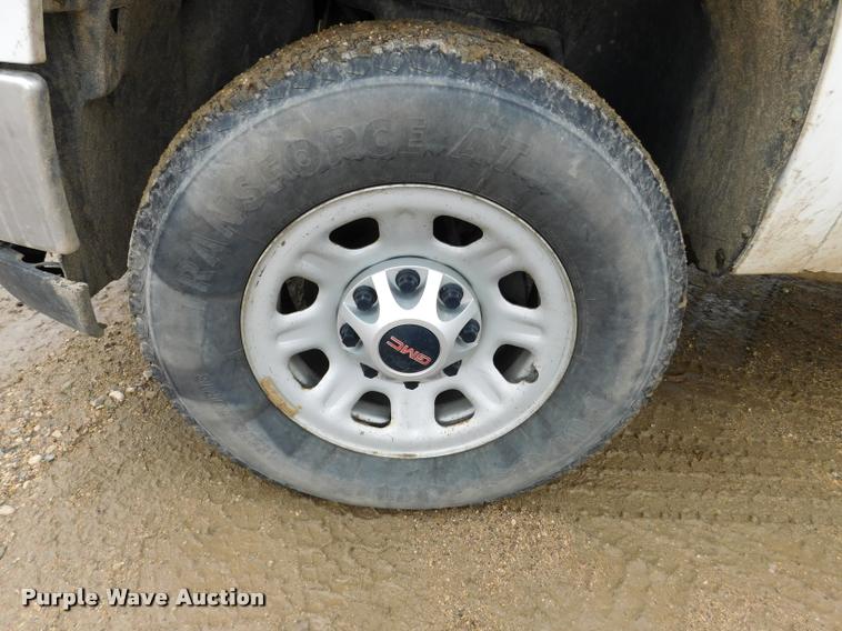 image for item DA1037 2011 GMC Sierra 3500HD Crew Cab pickup truck