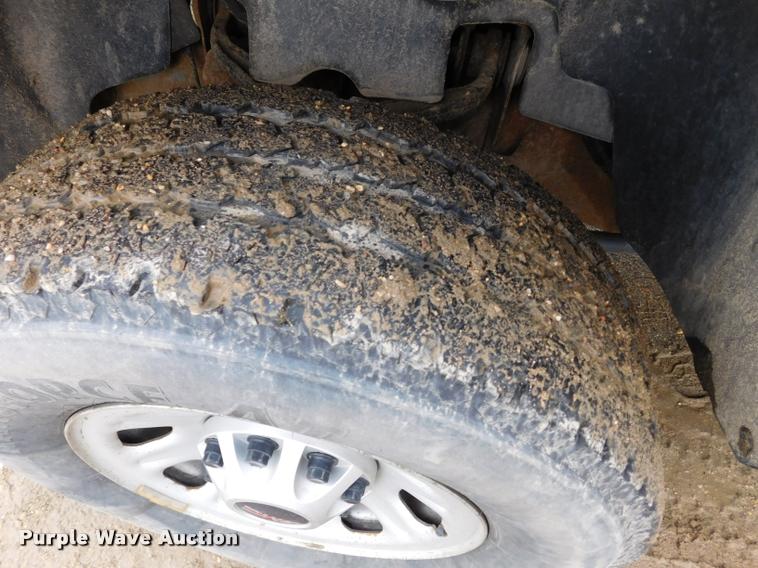 image for item DA1037 2011 GMC Sierra 3500HD Crew Cab pickup truck