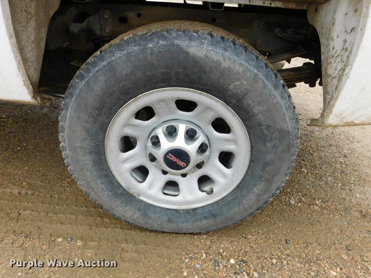 image for item DA1037 2011 GMC Sierra 3500HD Crew Cab pickup truck