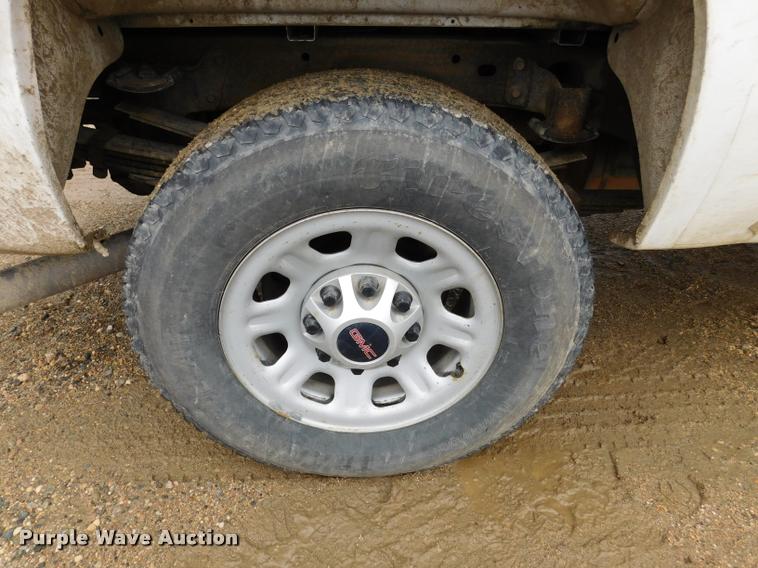 image for item DA1037 2011 GMC Sierra 3500HD Crew Cab pickup truck