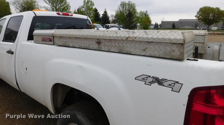 image for item DA1037 2011 GMC Sierra 3500HD Crew Cab pickup truck