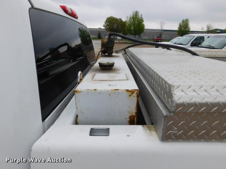 image for item DA1037 2011 GMC Sierra 3500HD Crew Cab pickup truck