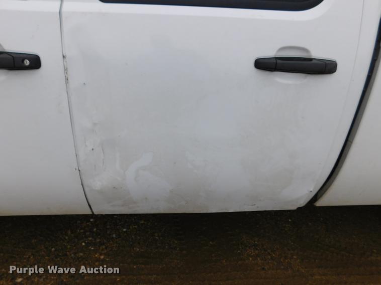 image for item DA1037 2011 GMC Sierra 3500HD Crew Cab pickup truck