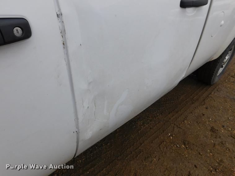 image for item DA1037 2011 GMC Sierra 3500HD Crew Cab pickup truck