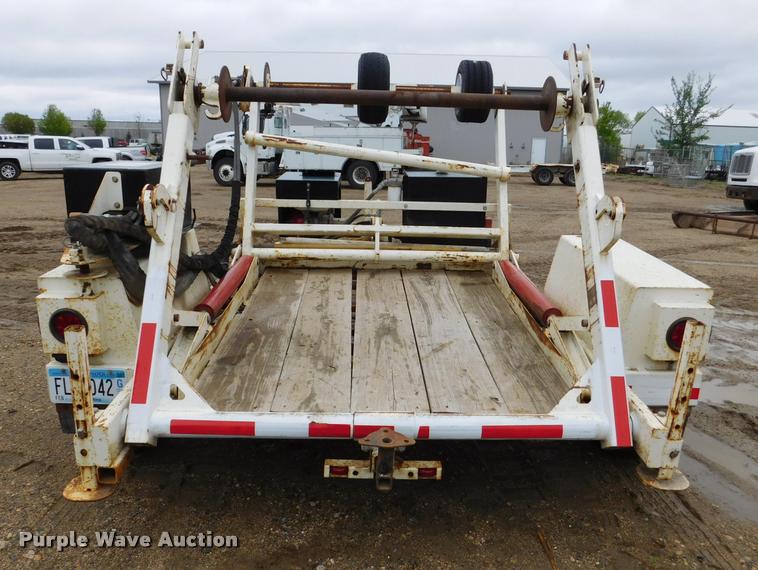 image for item DA1042 2010 Larson 5600 reel trailer