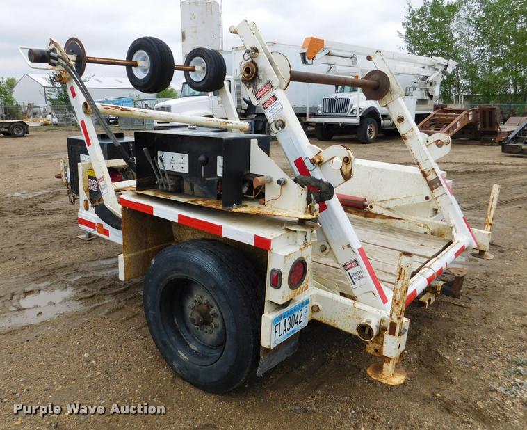 image for item DA1042 2010 Larson 5600 reel trailer