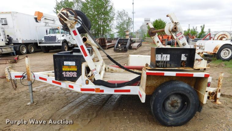 image for item DA1042 2010 Larson 5600 reel trailer