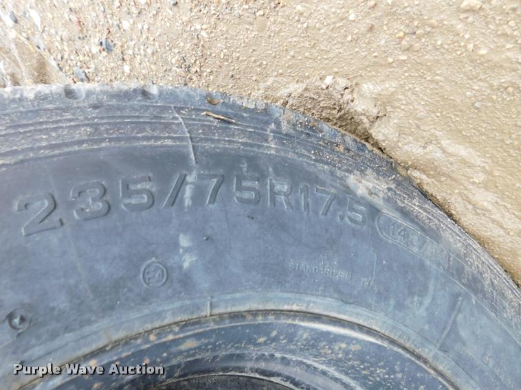 image for item DA1042 2010 Larson 5600 reel trailer