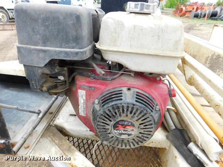 image for item DA1042 2010 Larson 5600 reel trailer