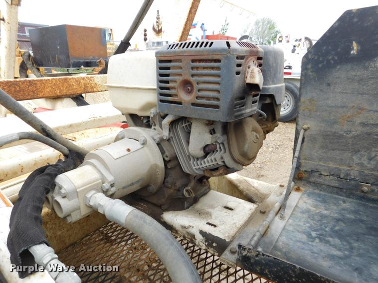 image for item DA1042 2010 Larson 5600 reel trailer