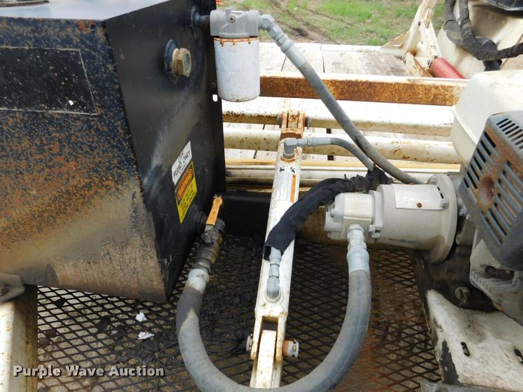 image for item DA1042 2010 Larson 5600 reel trailer