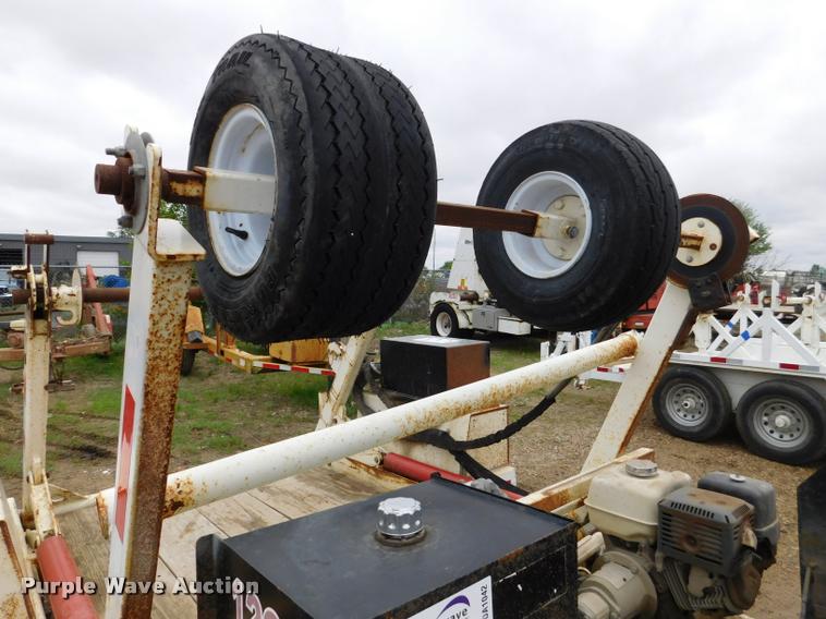 image for item DA1042 2010 Larson 5600 reel trailer